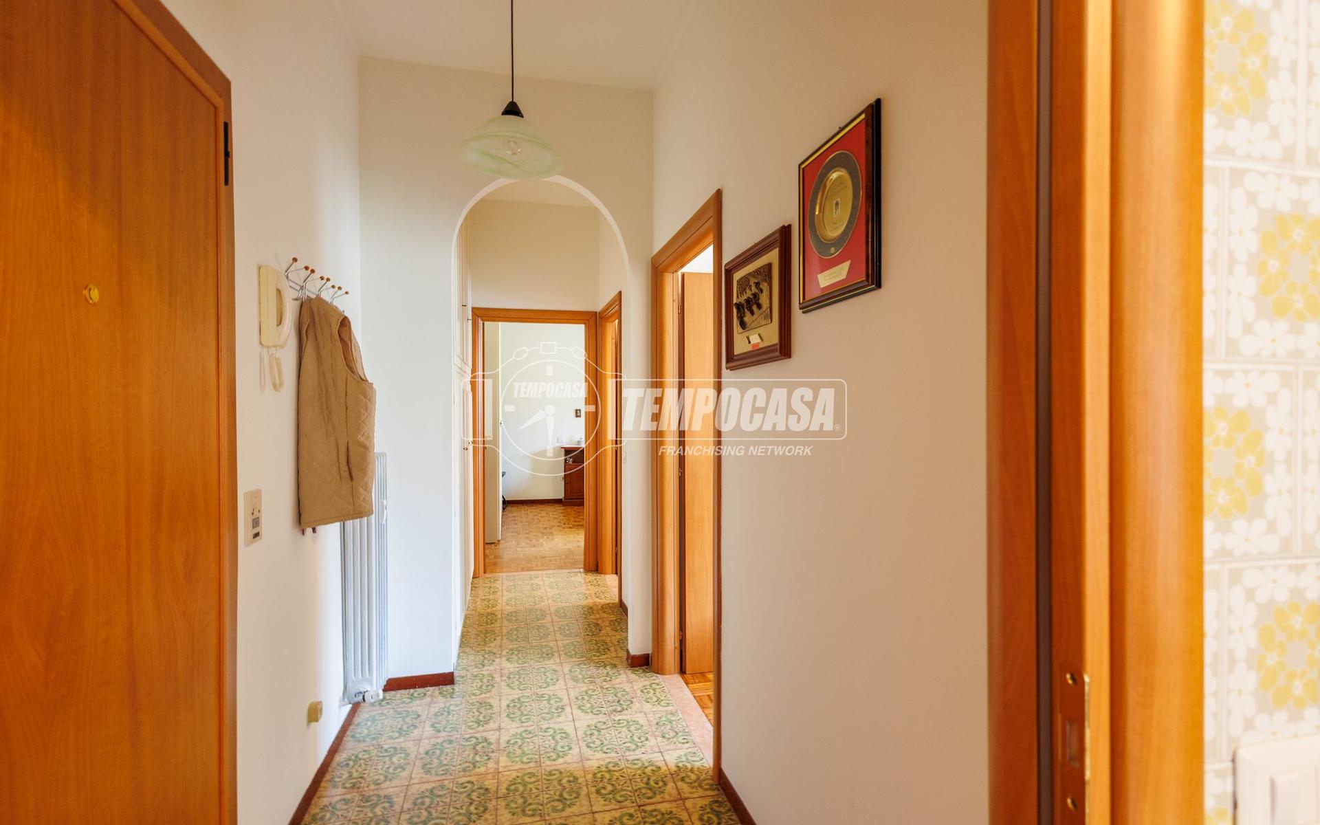 Trilocale in Viale Europa Unita 66, Tizzano Val Parma