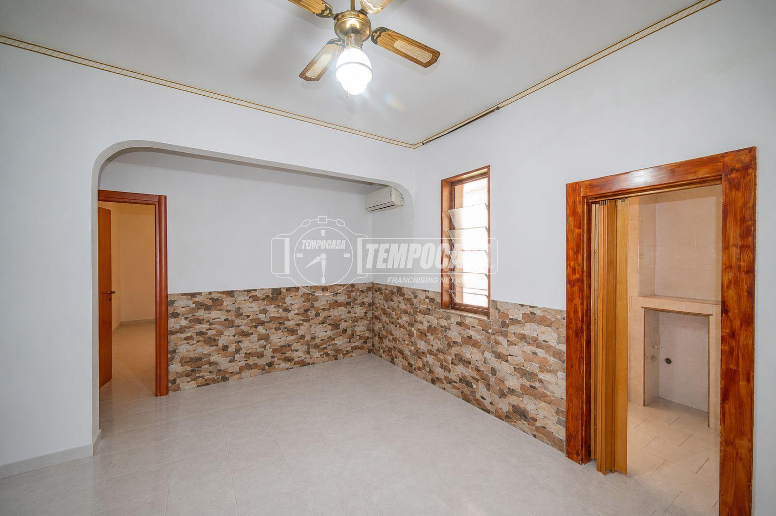 Casa indipendente in Vico Giustizia 4, Messina