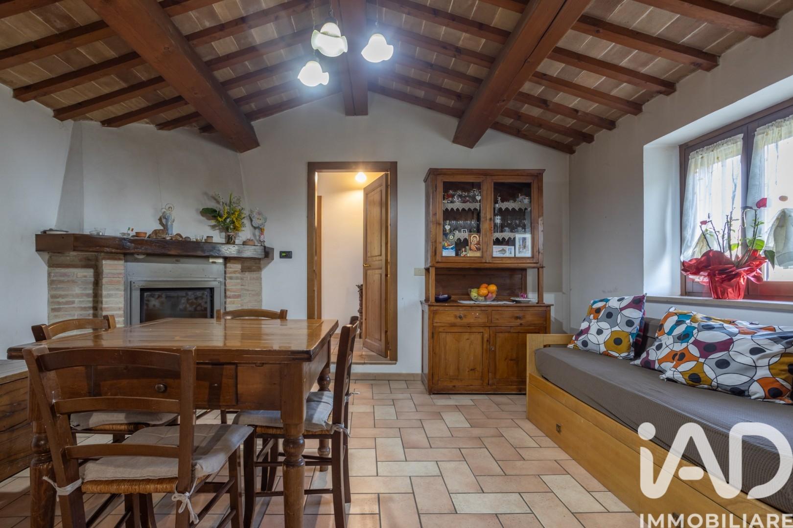Villa in Frazione Montevecchio 147, Pergola