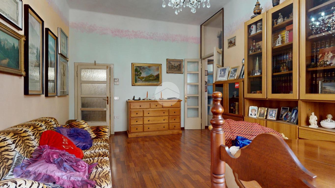Trilocale in Via Francesco Petrarca 7, Seregno