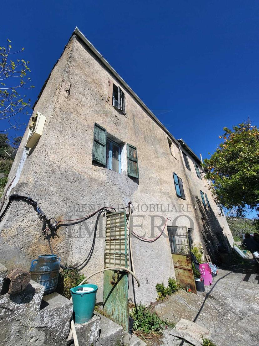 Casa indipendente in Via Felice Cascione, Ventimiglia — foto 3 di 5