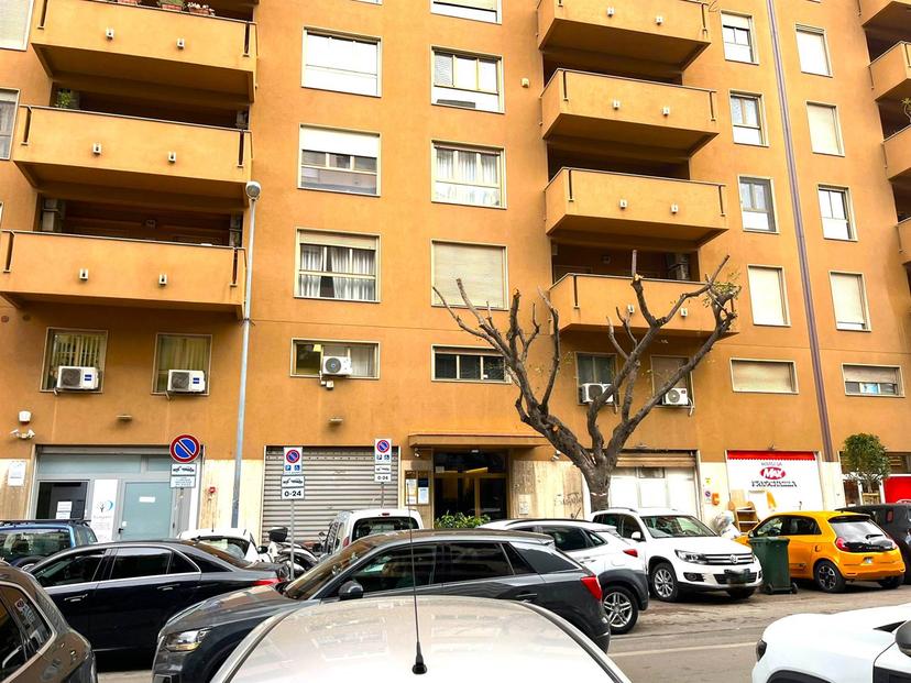 Appartamento in Via delle Croci, Palermo