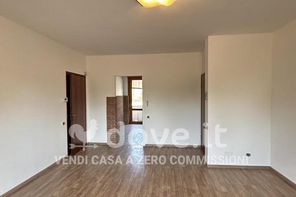 Trilocale in Via Raffaello Sanzio 5, Romentino — foto 2 di 5