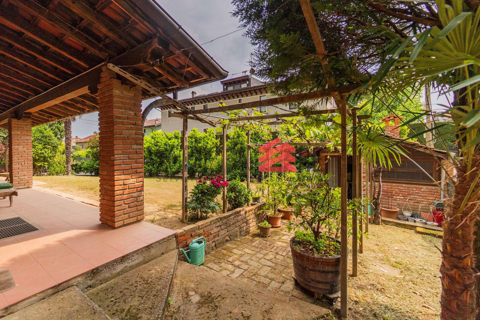 Villa unifamiliare in Via Umberto  12, Mezzomerico