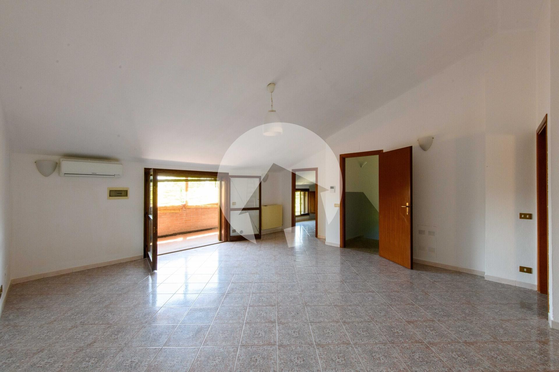 Mansarda in Via Donato Bramante 11, Reggio nell'Emilia