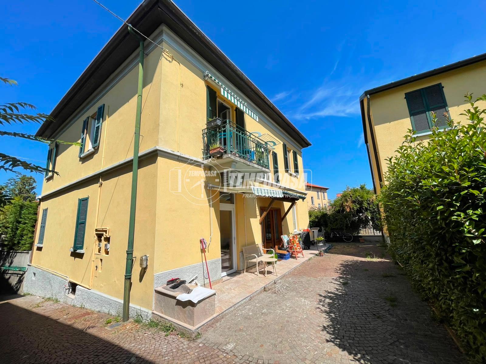 Quadrilocale in Via Papa Innocenzo XI, Vedano Olona