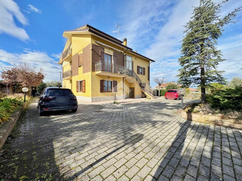 Villa in Via Farneto 1, Montelabbate — foto 4 di 5