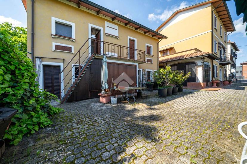 Casa indipendente in Via Fratelli Cervi 284, Reggio nell'Emilia
