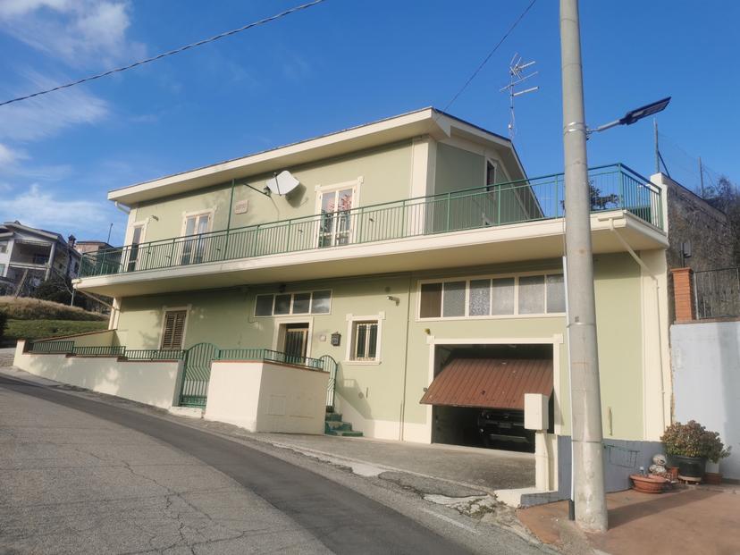Villa bifamiliare in Sp72 14, Farindola — foto 4 di 5