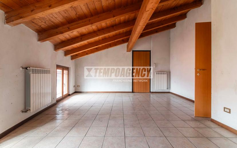 Trilocale in Via Giuseppe Garibaldi 27, Cislago — foto 3 di 5