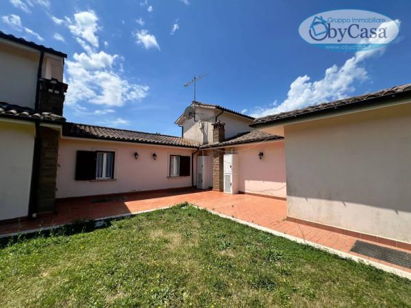 Villa plurifamiliare in Strada Santo Janni, Oriolo Romano — foto 4 di 5