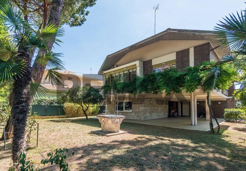 Villa in Via Comandini 7, Cattolica — foto 2 di 5