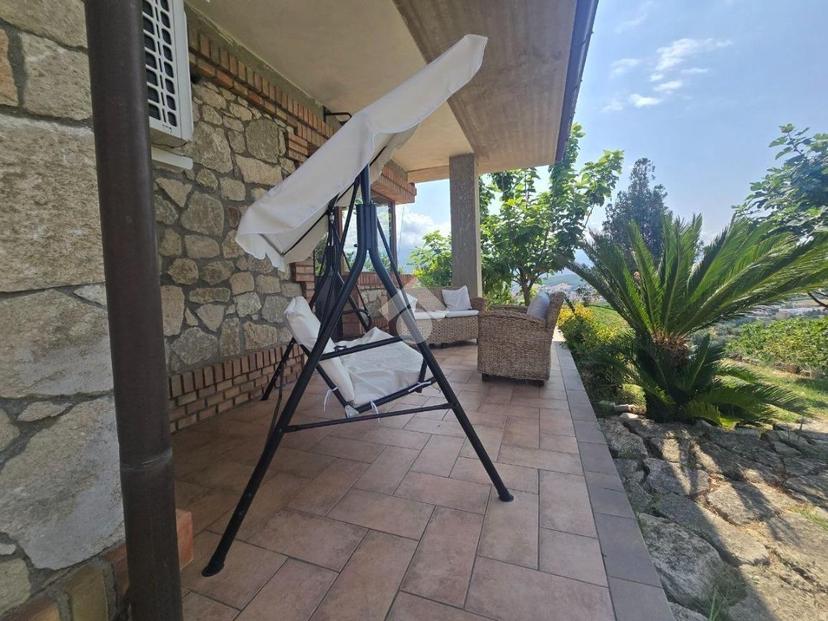 Villa in Località Contessa Soprana 4, Lattarico