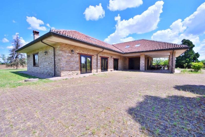 Villa unifamiliare in Strada Carezzare, Tortona — foto 3 di 5