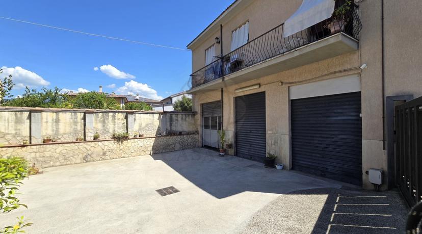 Casa indipendente in Via San Valentino, 65, Terni — foto 4 di 5