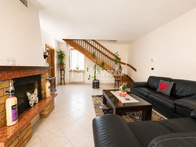Casa indipendente in Via C. Cavour, Alice Castello — foto 3 di 5