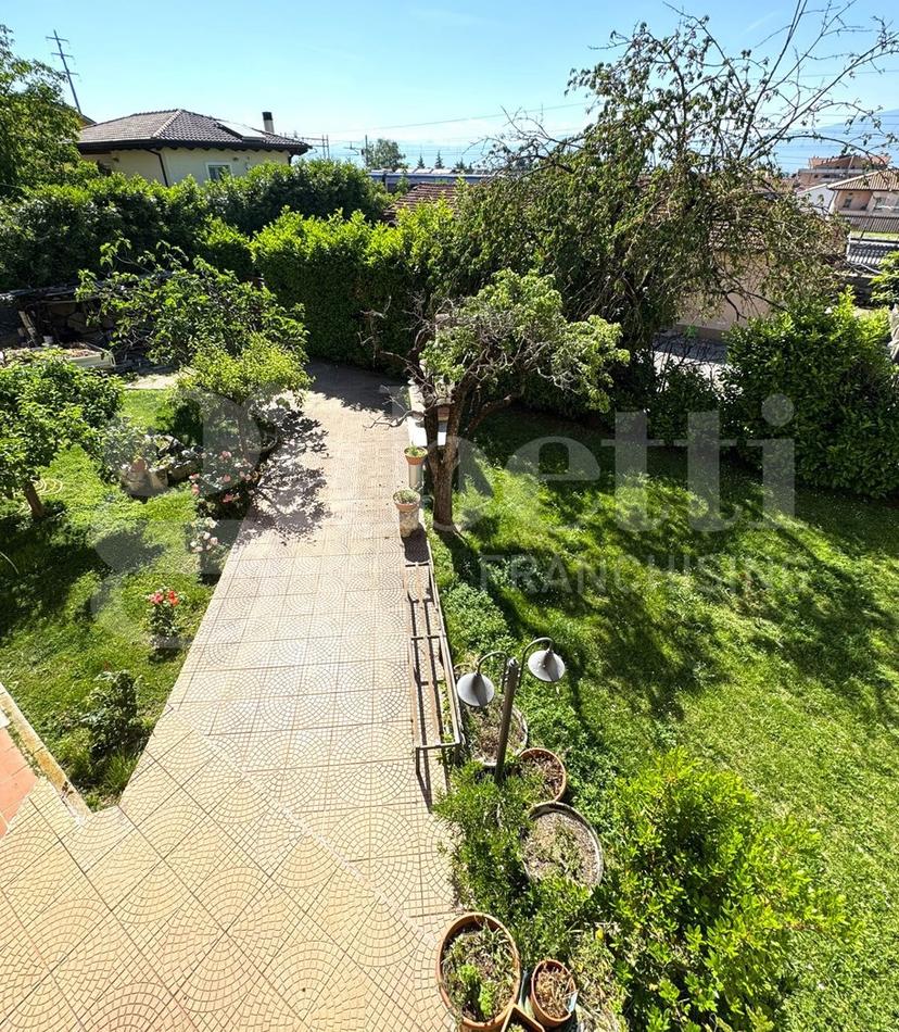 Casa indipendente in Via Massa d'Albe  14, Avezzano — foto 3 di 5