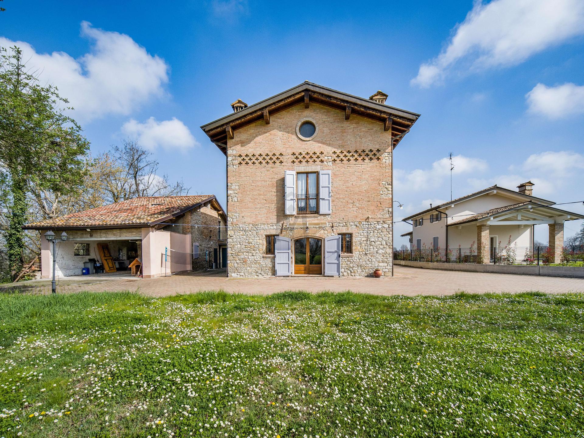 Villa bifamiliare in Romesino 12, Albinea