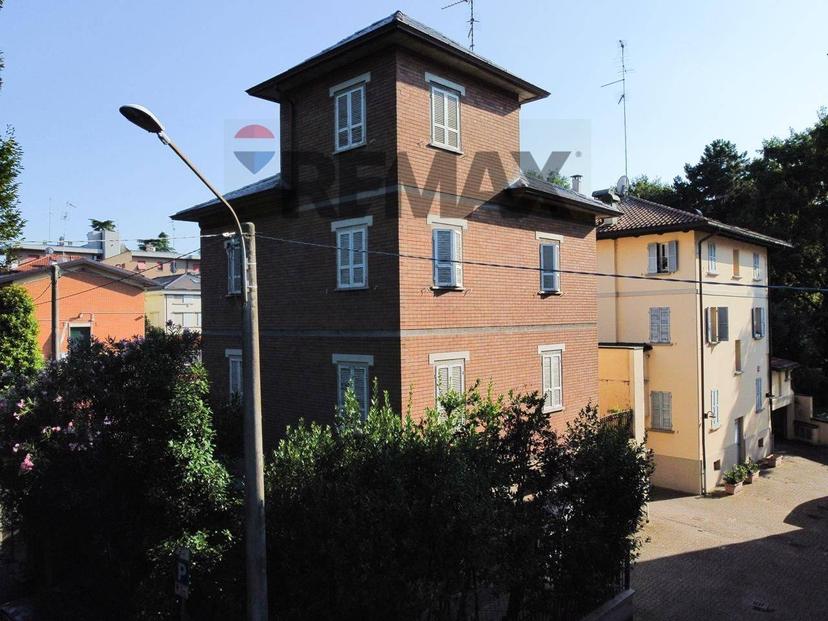Casa indipendente in Via Mentana 9, Reggio nell'Emilia — foto 2 di 5