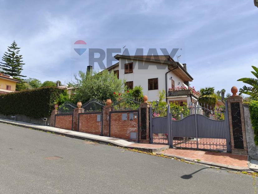 Villa in Via IV Novembre 22, Sant'Agata li Battiati — foto 3 di 5