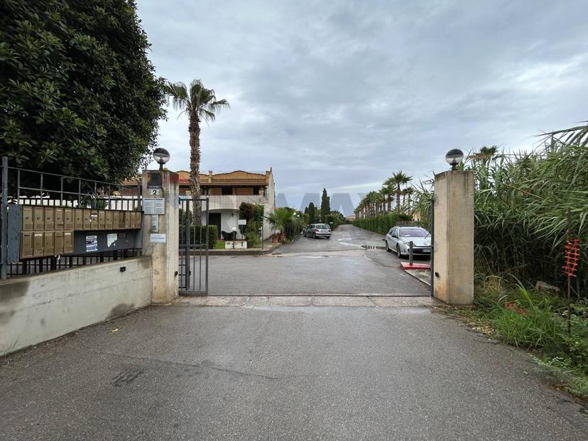 Villa a schiera in Viale Himera 3, Campofelice di Roccella — foto 3 di 5