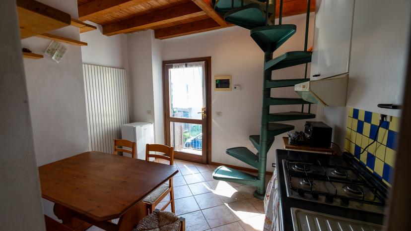 Bilocale in Via U. Foscolo 15, Garbagnate Monastero — foto 2 di 5