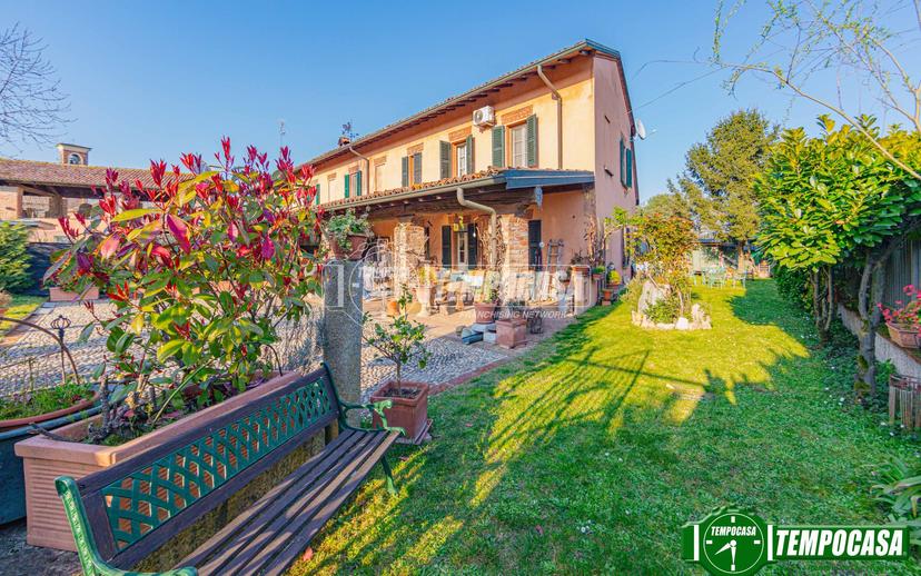 Villa a schiera in Via Generale Ambrogio Clerici, Zeccone — foto 4 di 5