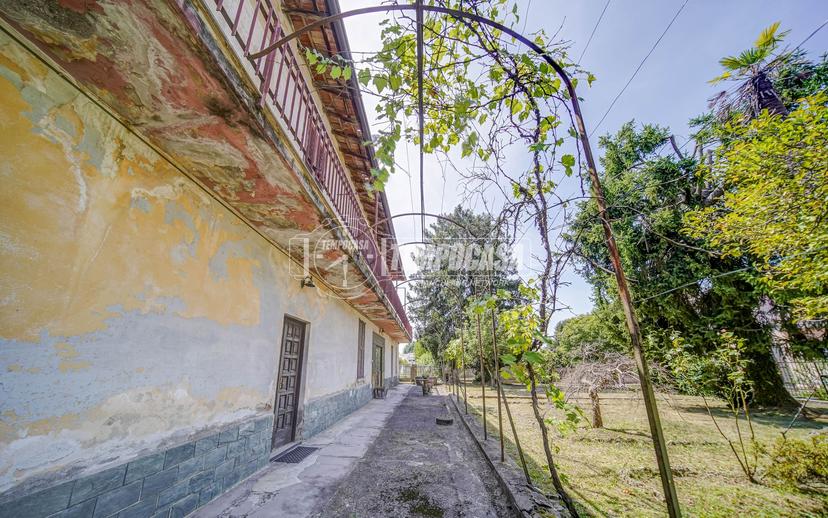 Villa in Via Roma 47, Carnago — foto 3 di 5