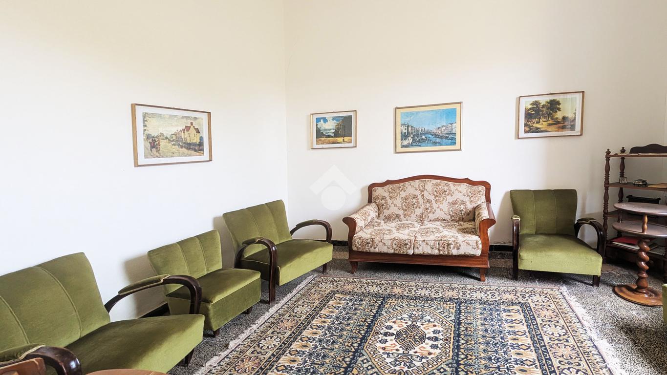 Casa indipendente in Viale Cimitero 5, Oristano