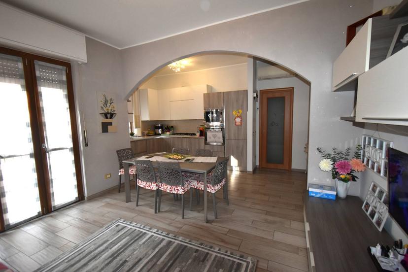 Trilocale in Carducci 1, Carnate — foto 4 di 5