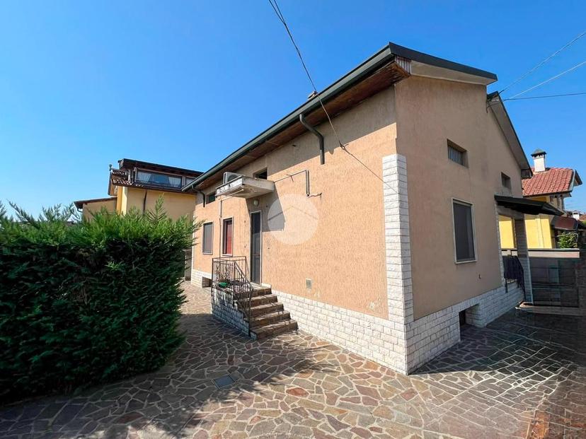 Villa in Via Tagliamento 1, Castrezzato — foto 5 di 5