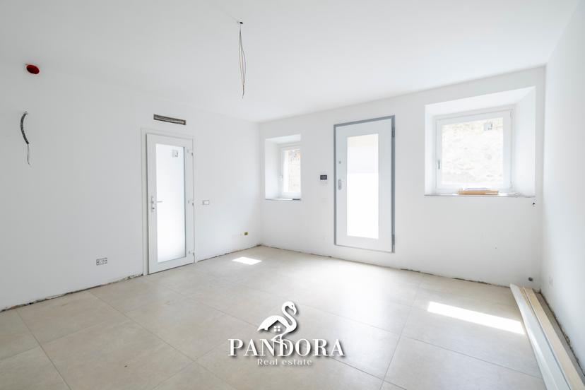 Porzione di casa in Via Gallidabino Cesare 3/7, Somma Lombardo — foto 3 di 5
