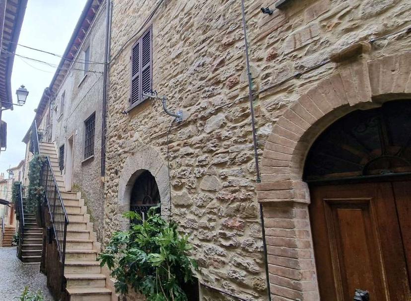 Quadrilocale in Via delle Scalette 19, Baschi — foto 4 di 5