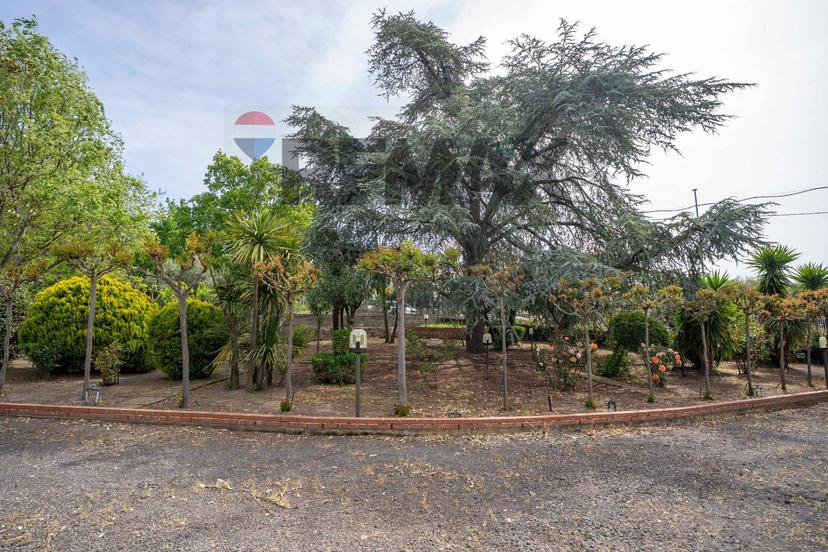 Villa in Via Dottor Giuffrida Snc, Ragalna — foto 5 di 5