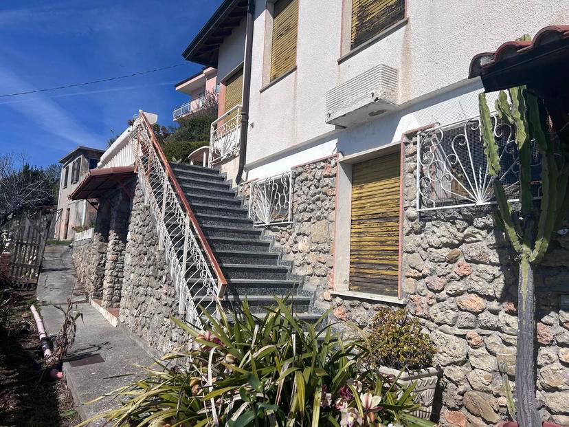 Casa indipendente in Località Peidaigo, 15, Ventimiglia — foto 3 di 5