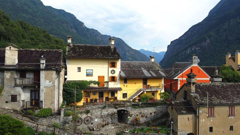 Casa indipendente in Vicolo Rio Rì 16, Varzo — foto 2 di 5