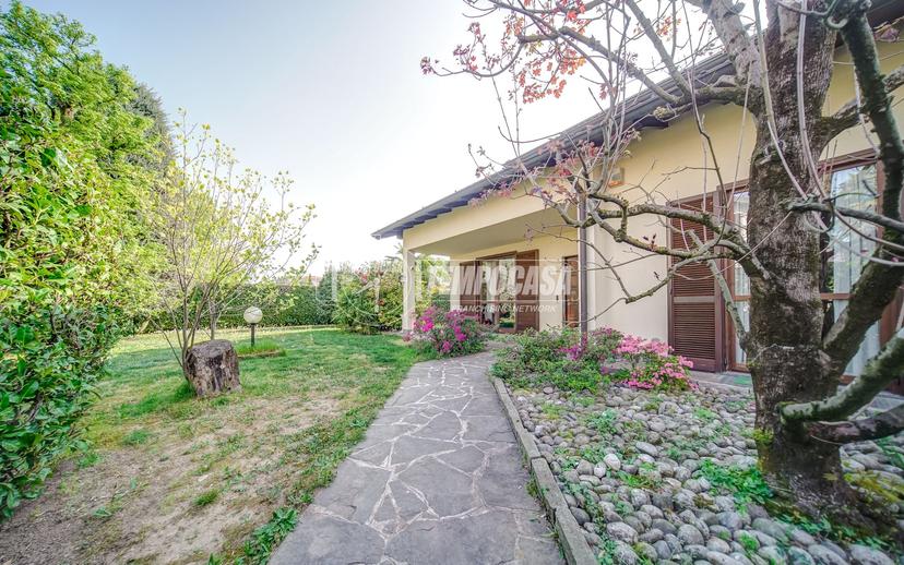 Villa in Via Aspesi Gaetano, Samarate — foto 3 di 5