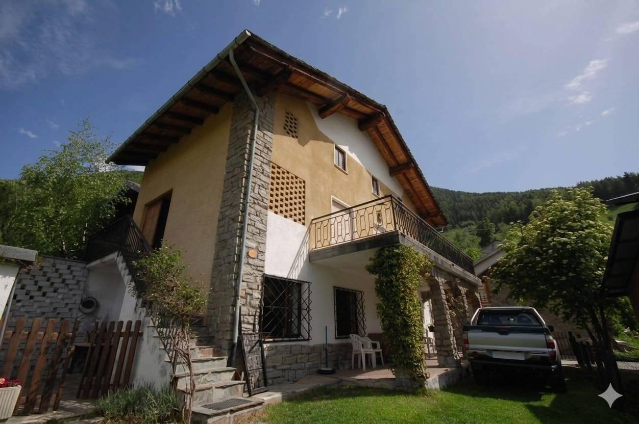 Villa in Località Piscina Salà Dessus 465, Charvensod