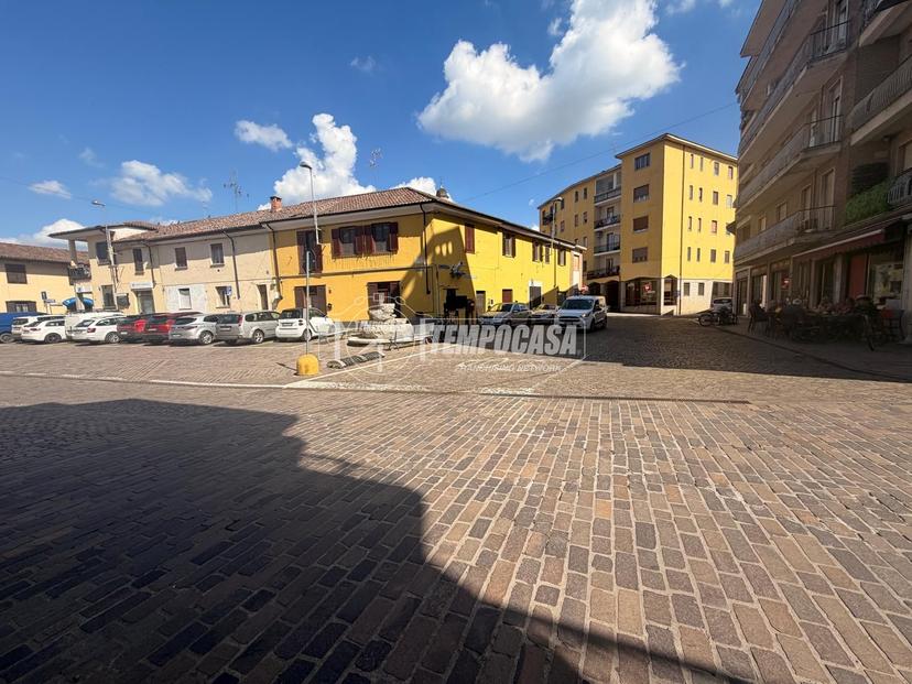 Casa indipendente in Piazza Campegi 6/al 10, Tromello — foto 5 di 5