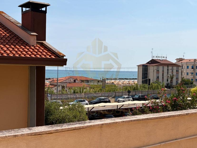 Quadrilocale in Viale Europa 44, Ortona