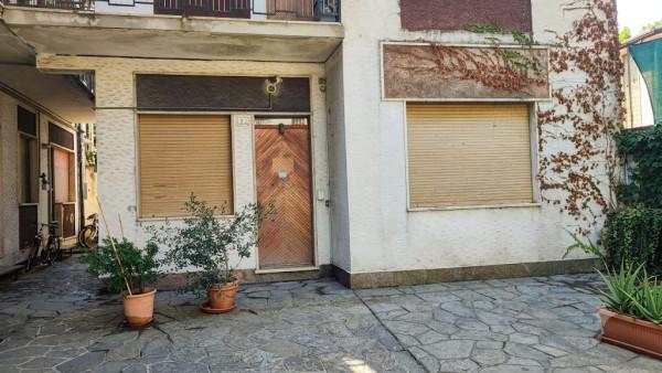 Appartamento in Via Giuseppe Garibaldi, Carugo — foto 2 di 3