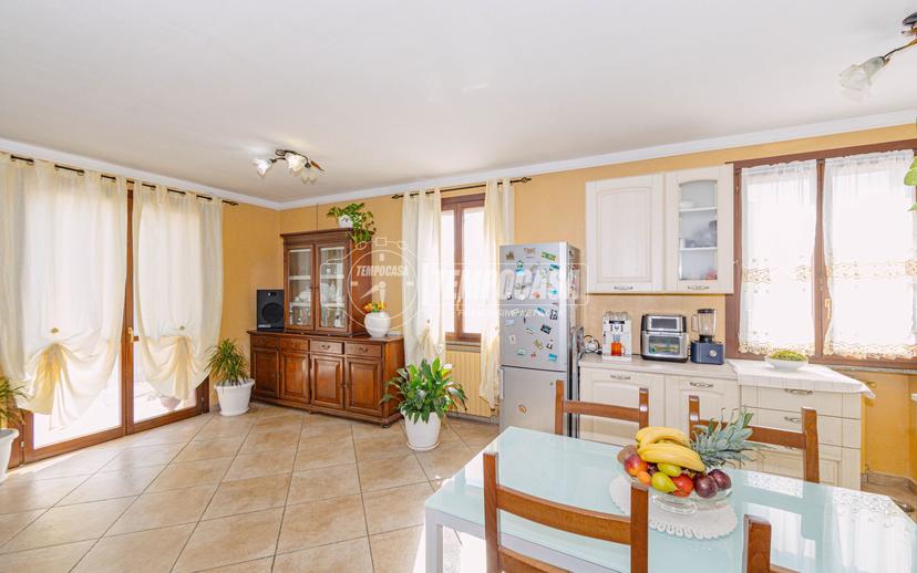Villa in Via Papa Giovanni Paolo IIº 7/9, Parona — foto 5 di 5