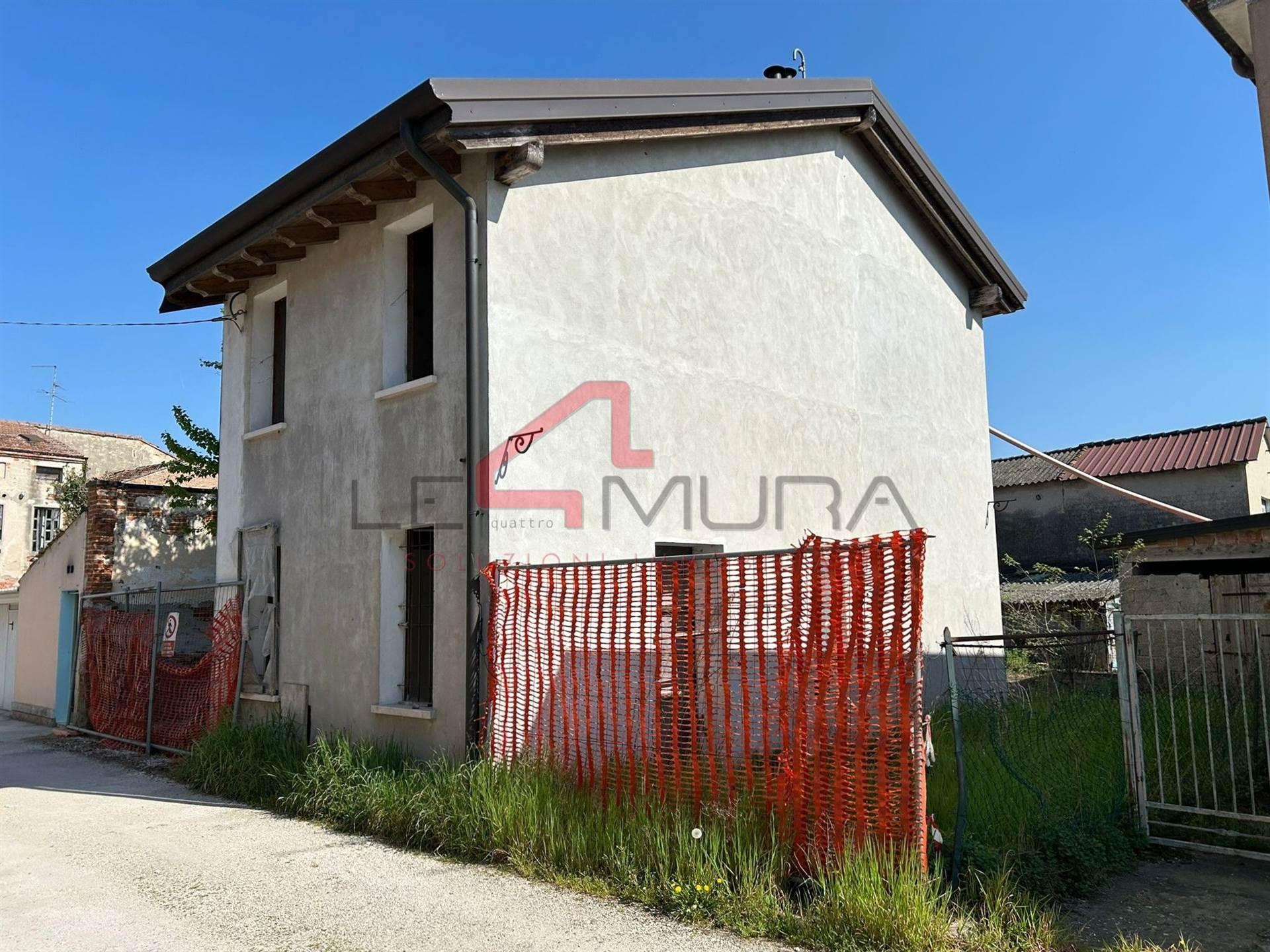 Casa indipendente, Nogara