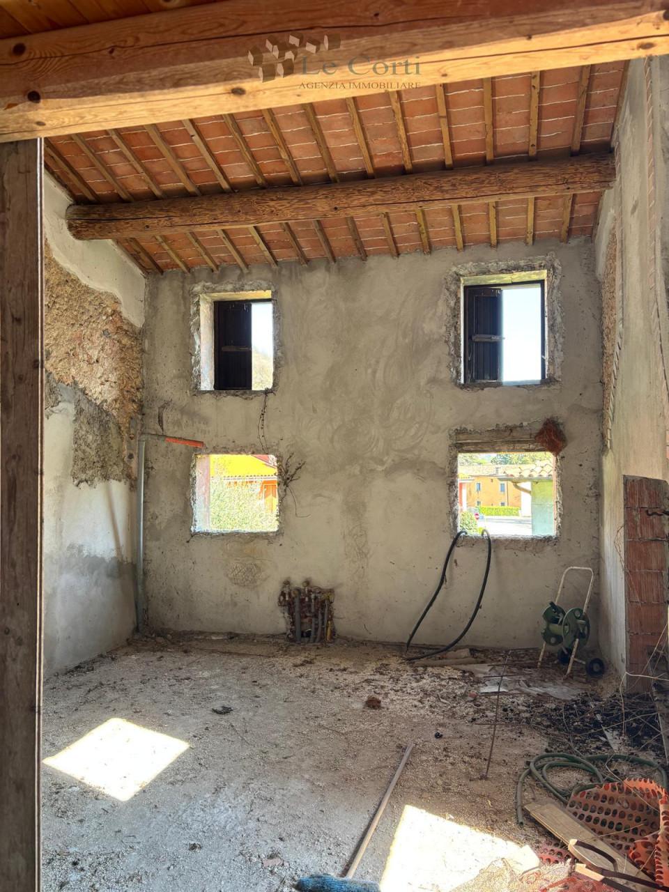 Villa a schiera, Villaga