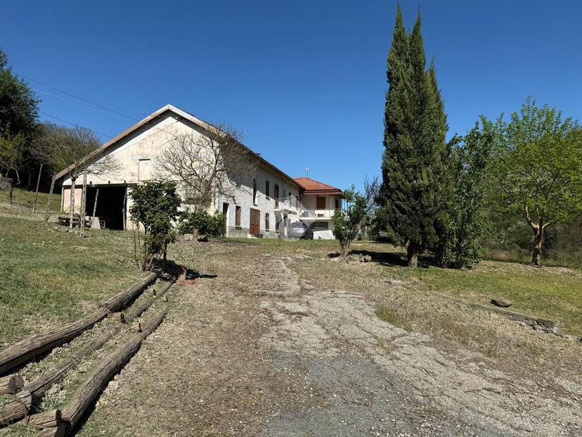 Casa indipendente in Regione Rocchea 33, Canelli — foto 3 di 5