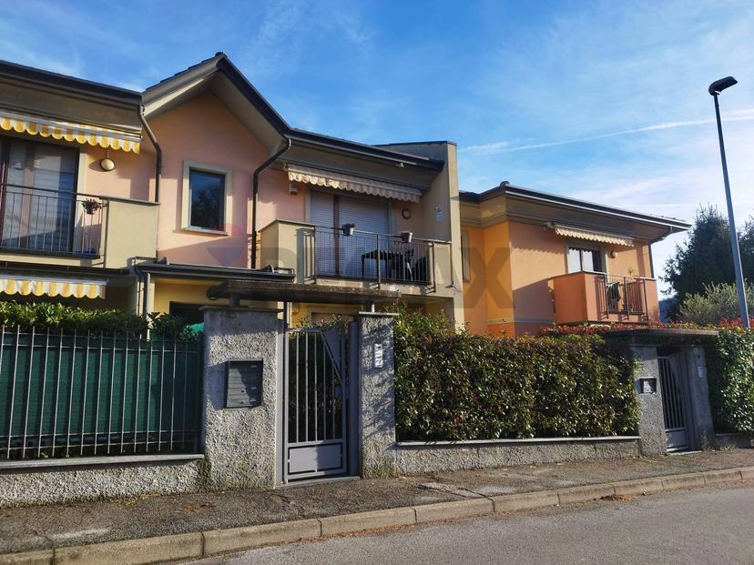 Trilocale, Laveno-Mombello — foto 3 di 5