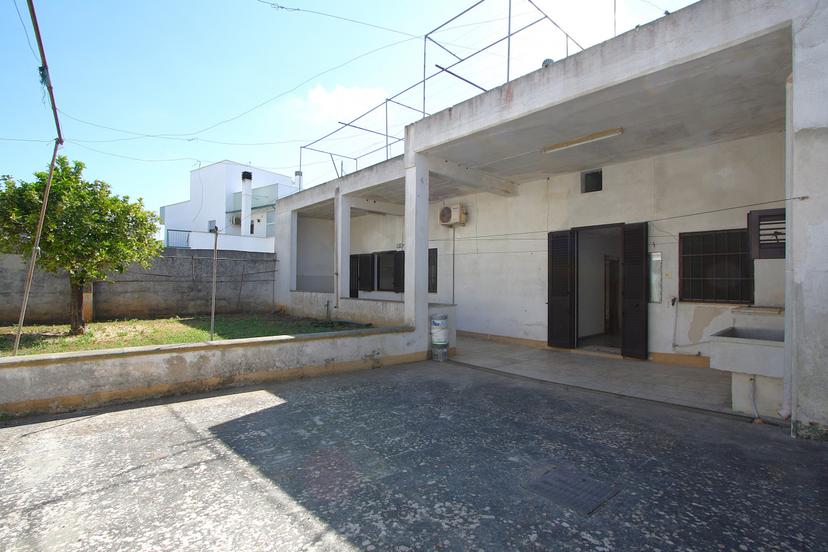 Casa indipendente in Via Regina Elena, Presicce-Acquarica — foto 3 di 5