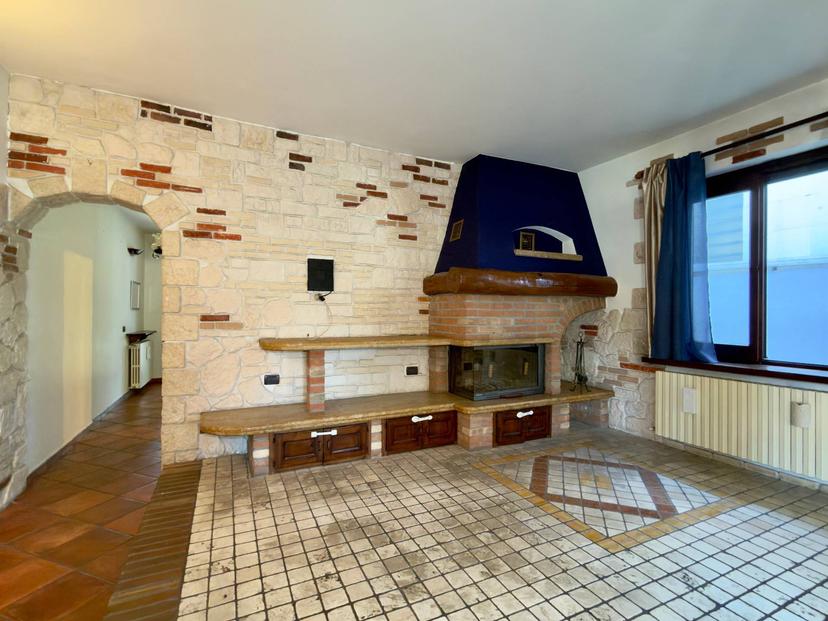 Villa in Via Monte San Primo 25, Cesano Maderno