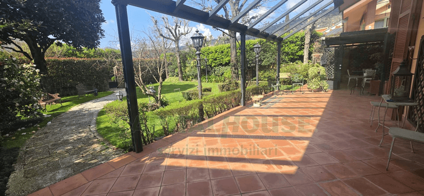 Villa in Via Emanuele De Cillis, Caserta — foto 3 di 5