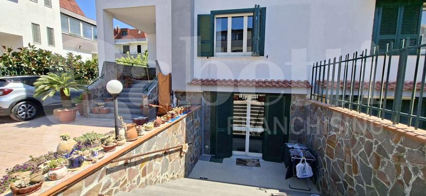 Villa a schiera in Via Ripuaria  00, Giugliano in Campania — foto 2 di 5